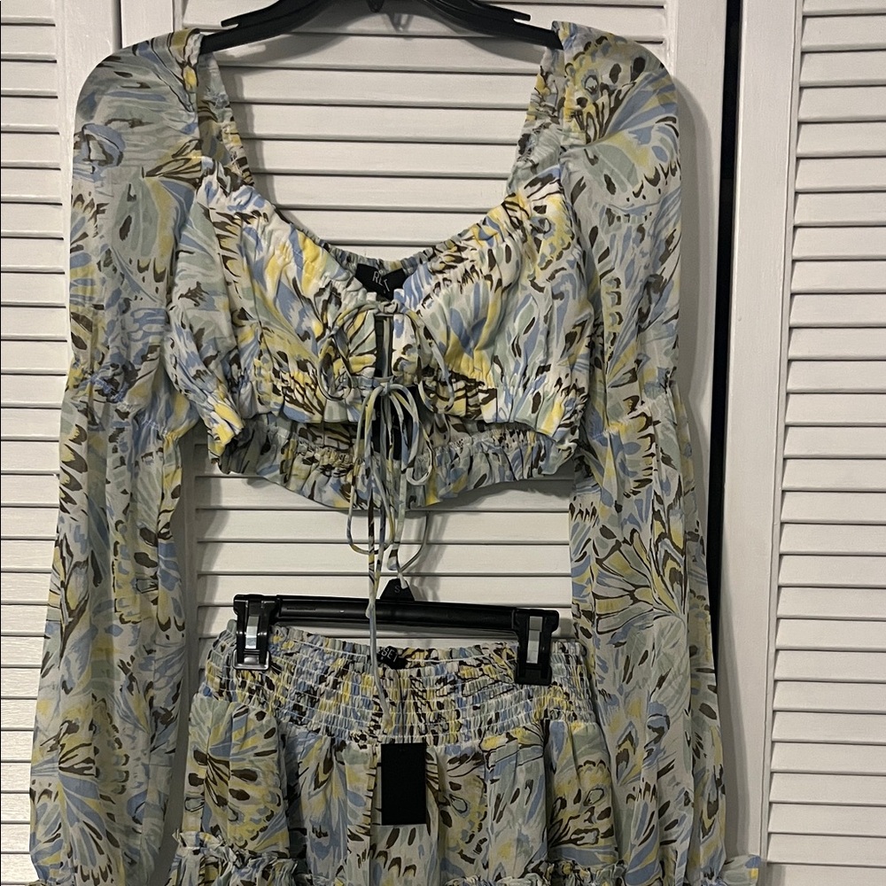 The Reset Floral Two-Piece Set - Blue and Yellow - Picture 3 of 4